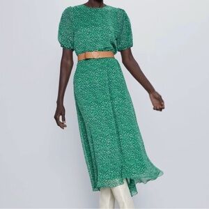 Zara Green Patterned Flowy Midi Dress size M